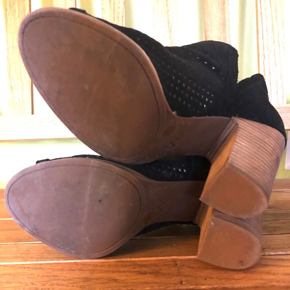 Lucky brand peep toe black suede shoe cut out - Picture 5 of 7